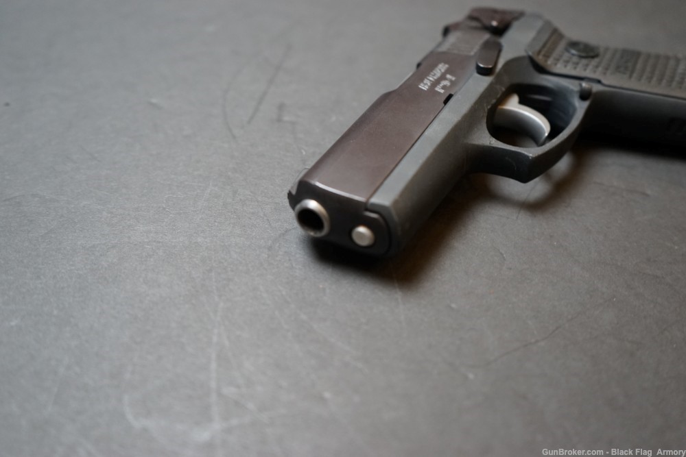 Ruger P94 9mm, Case, 3 mags, Black, 4" barrel, SA/DA, Polymer grip, Holster-img-9