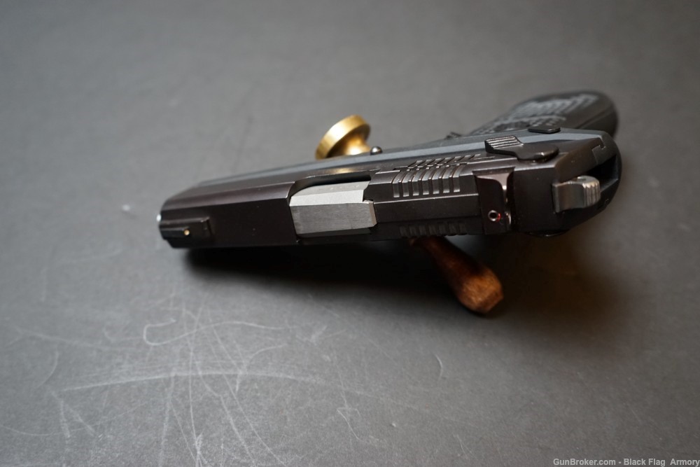 Ruger P94 9mm, Case, 3 mags, Black, 4" barrel, SA/DA, Polymer grip, Holster-img-6