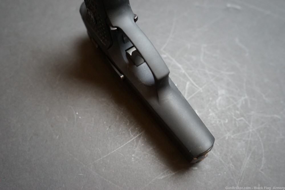 Ruger P94 9mm, Case, 3 mags, Black, 4" barrel, SA/DA, Polymer grip, Holster-img-8