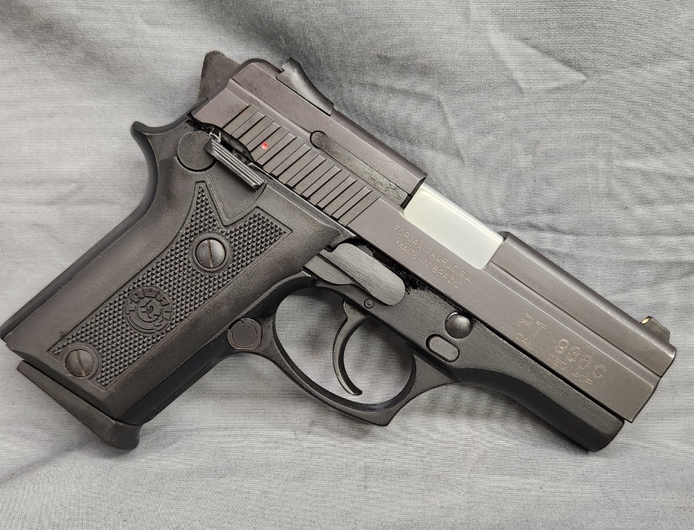 Taurus PT 938C pistol .380 with box-img-0