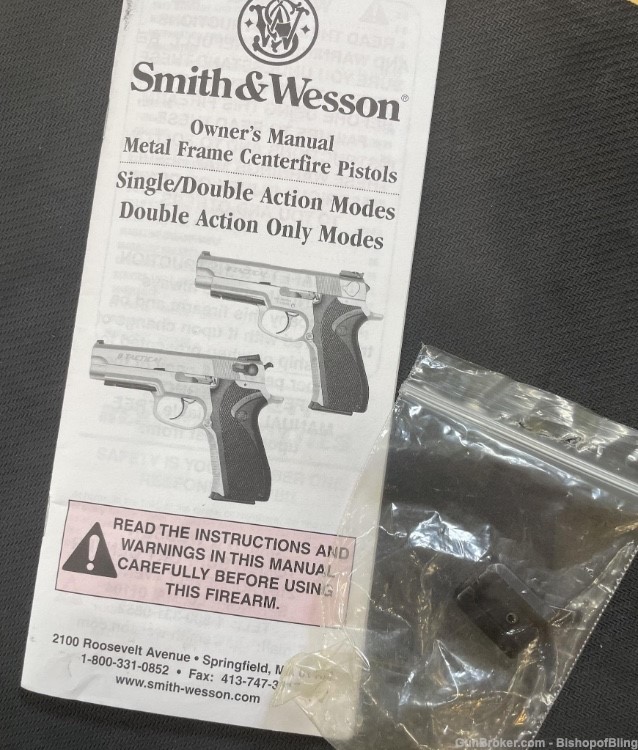 Smith & Wesson 5906 in 9mm with extras!-img-12