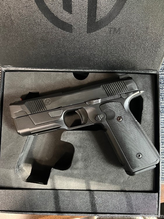 HUDSON H9 9mm Pistol With Original Box & 3 - 15 Round Mags-img-7