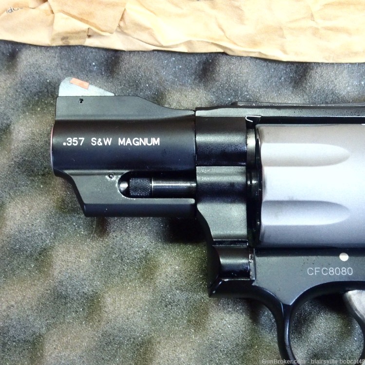 S&W 386 PD, 357 Magnum, 7 Shot, Box, Mint-img-2