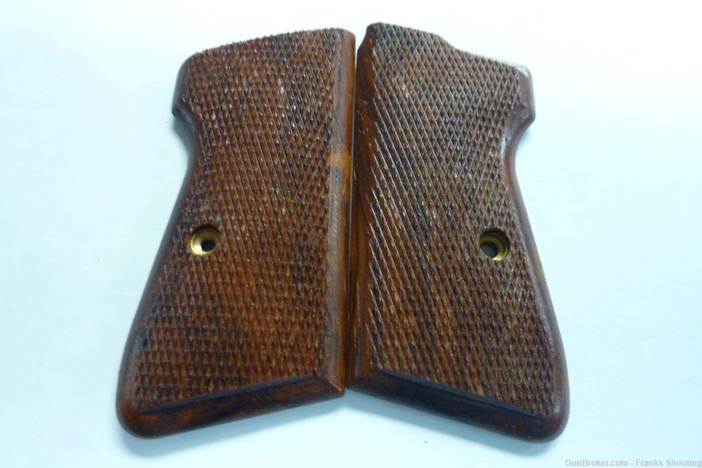 WALTHER PPK CHECKERED WALNUT GRIPS-img-4