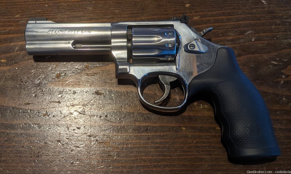 Smith and Wesson S&W 617 Stainless .22LR 10 Shot 4in. barrel-img-1