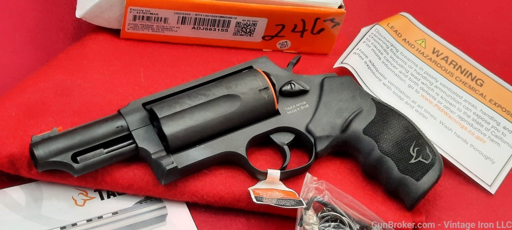 Taurus Judge Magnum .45 Colt/.410 3" barrel NIB NR-img-25