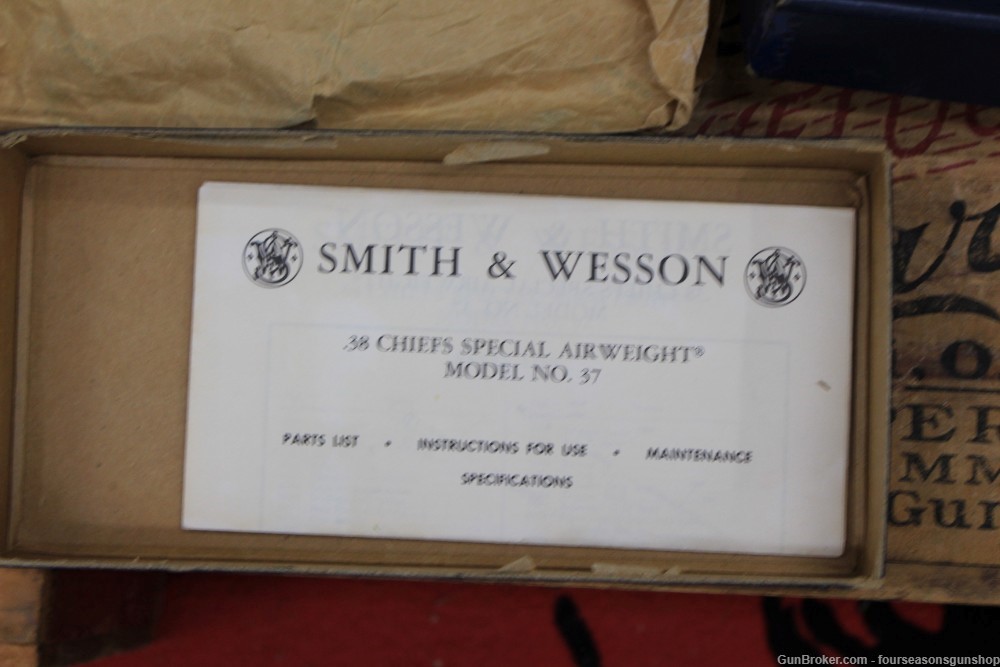 Smith & Wesson 37 Chiefs Special NIB-img-9