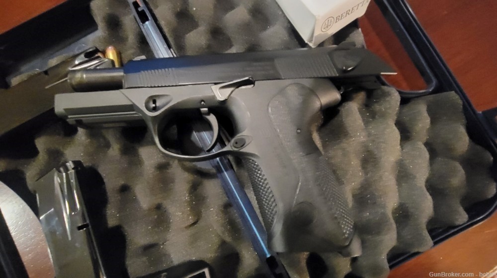 Beretta PX4 Storm Full Size .40 S&W Semi-auto Pistol. -img-7
