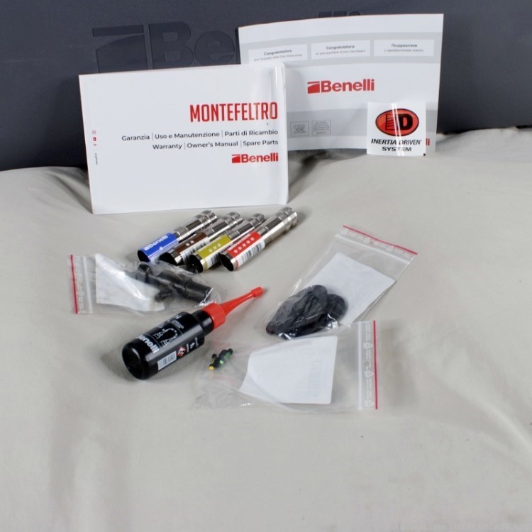 NIB BENELLI MONTEFELTRO SILVER FEATHERWEIGHT 12GA 26" CASE-img-17