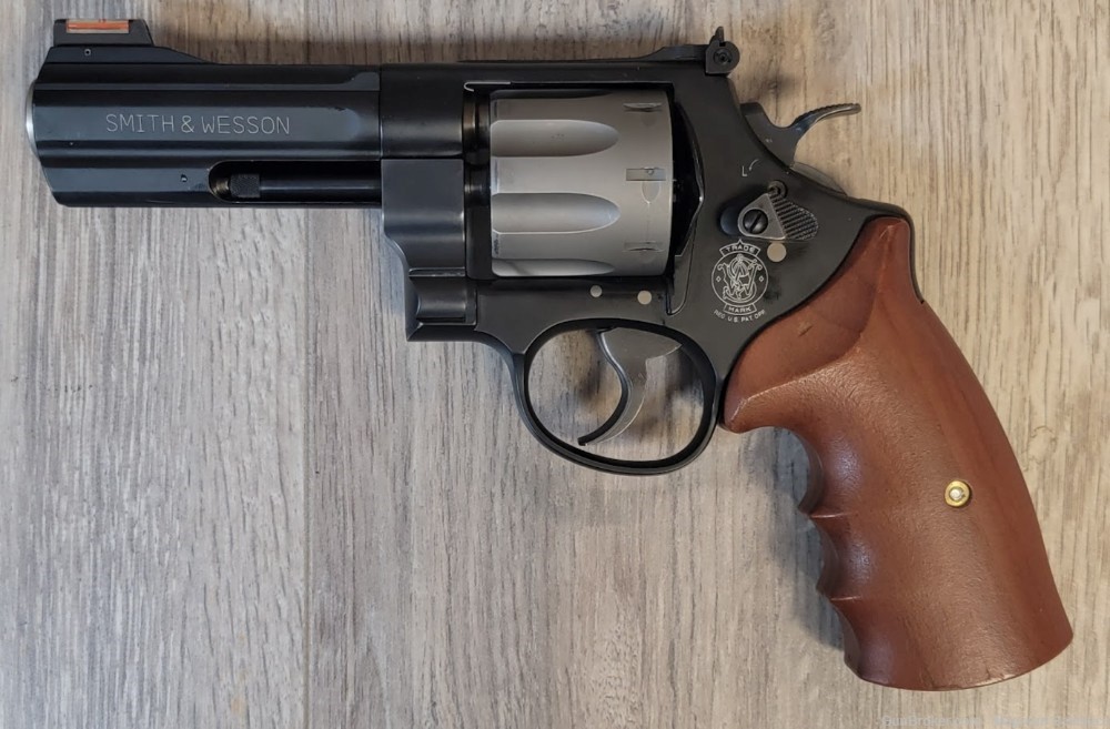 USED Smith & Wesson Model 327 PD .357 Mag-img-2