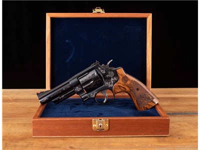 SMITH & WESSON MODEL 29-10 .44MAG, UNFIRED, CASED