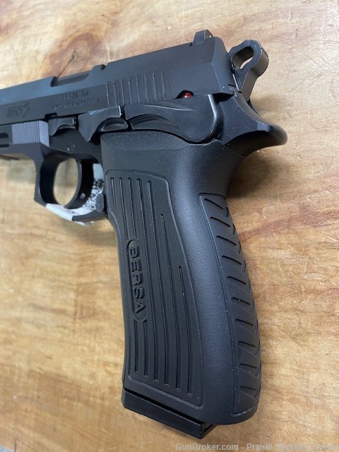 Bersa TPR9 9mm Pistol New Black With 17 Round Mags-img-6
