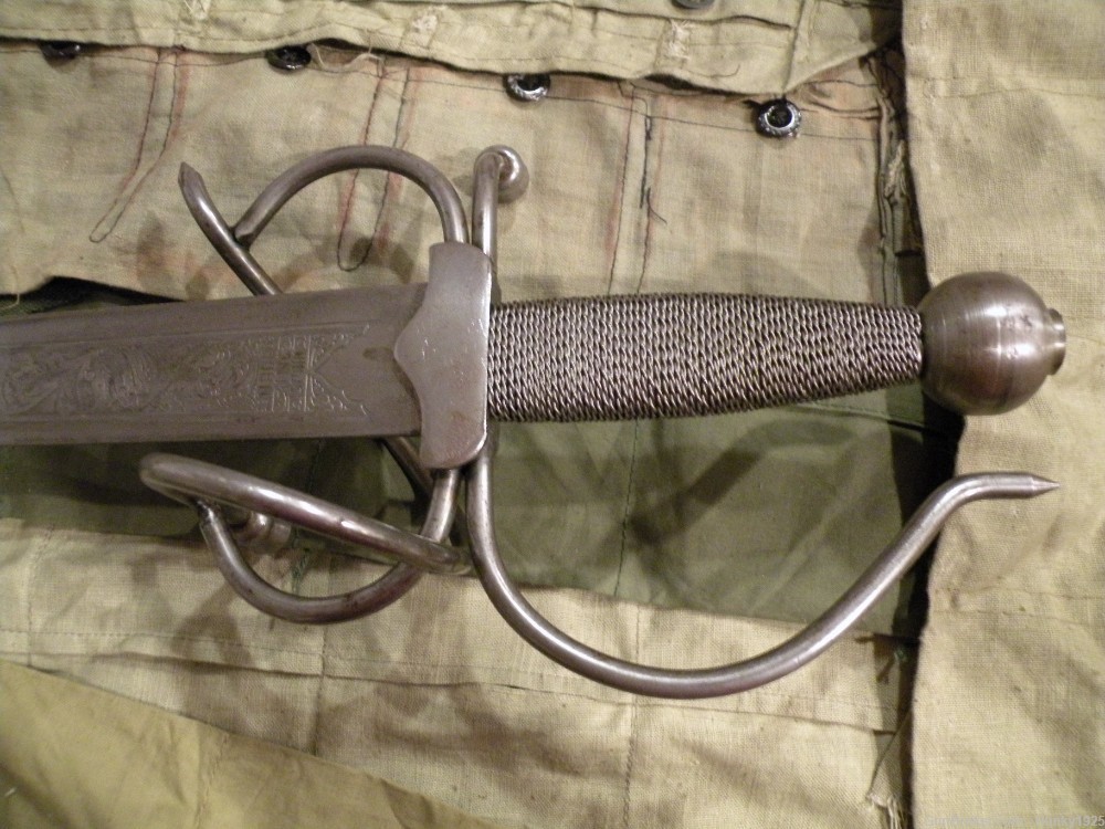 Toledo Spain Sword and Dagger with Hand-Tooled Leather Rig -img-6