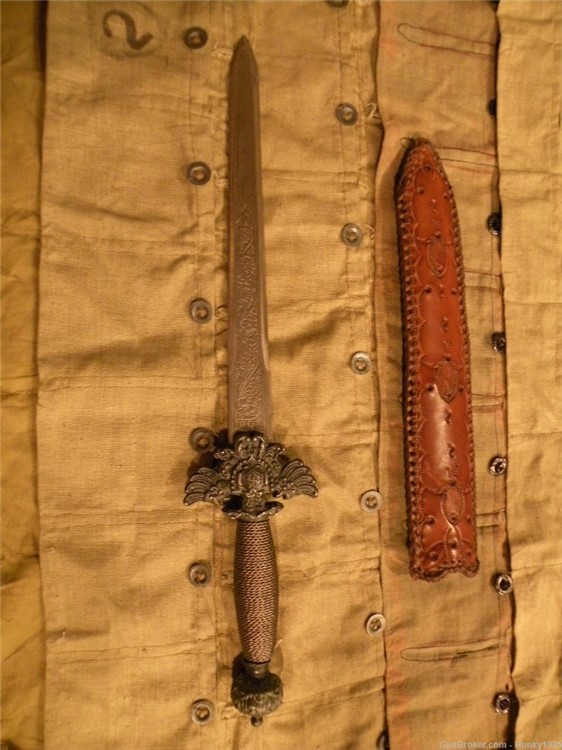 Toledo Spain Sword and Dagger with Hand-Tooled Leather Rig -img-16
