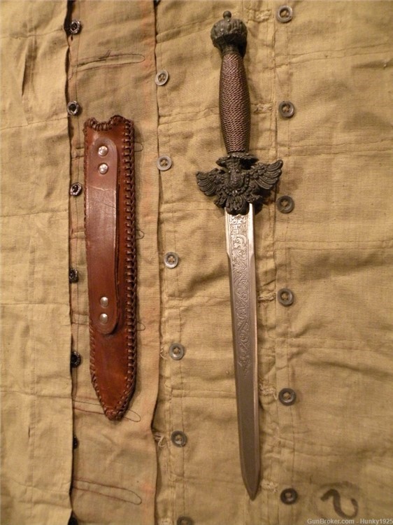 Toledo Spain Sword and Dagger with Hand-Tooled Leather Rig -img-17