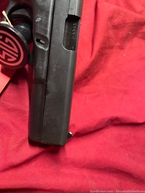 AUTHENTIC RARE Glock 17 Gen 1 REAL-img-9