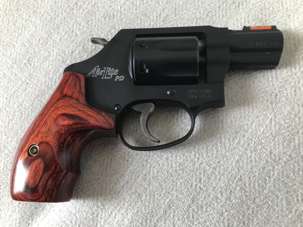 S&W 351 PD AirLite .22 Mag Looks New-img-0