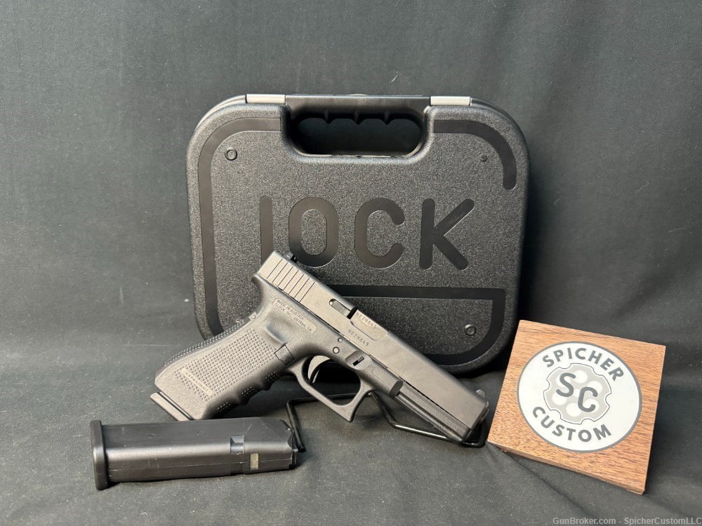 Glock 17 Gen 4 9mm - Two Magazines - Factory Box-img-0