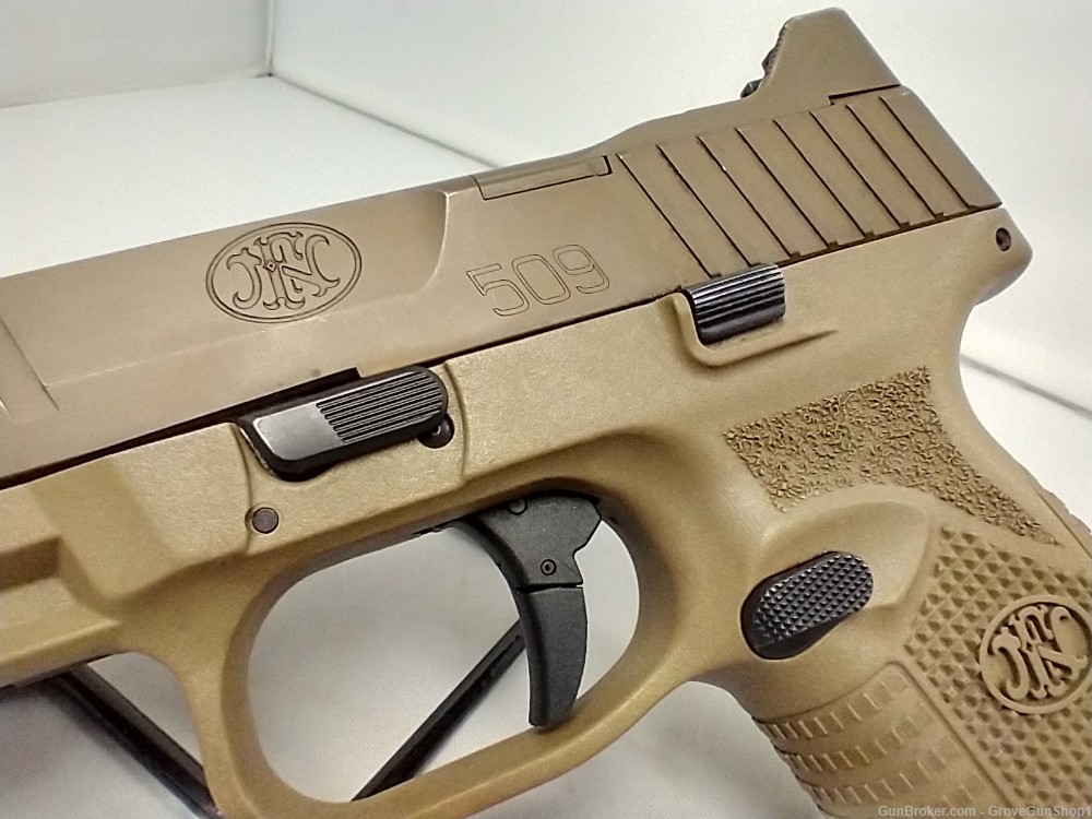 FN 509C Tactical 9mm Pistol FDE 4" Threaded/MOS w/Case & Paperwork USED-img-4