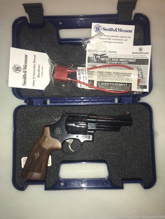 Smith &Wesson model 29 44 Magnum-img-0