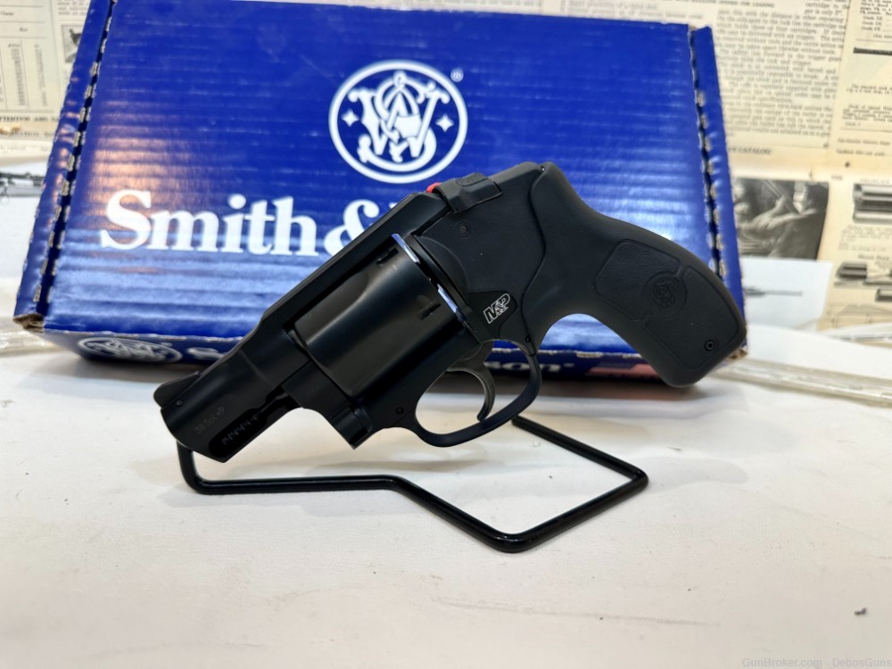 SMITH AND WESSON BODYGUARD BG38 38 SPL +P W CRIMSON TRACE PENNY AUCTION!-img-0