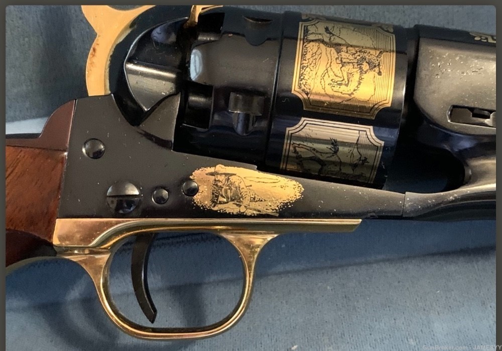 Scarce FREDERIC REMINGTON 24K GOLD REVOLVER.-img-2