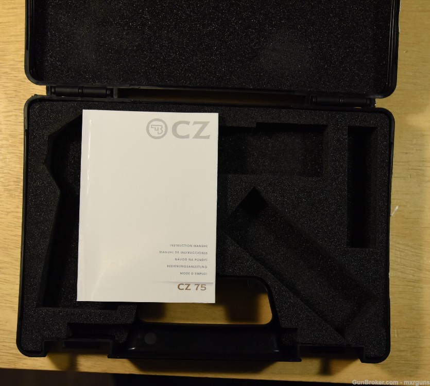 CZ 75 SP-01 in Pristine Condition - Low Rounds - 4 Mags - Case-img-19