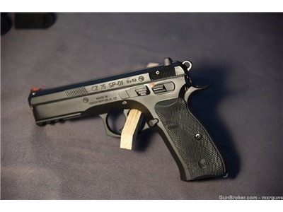CZ 75 SP-01 in Pristine Condition - Low Rounds - 4 Mags - Case