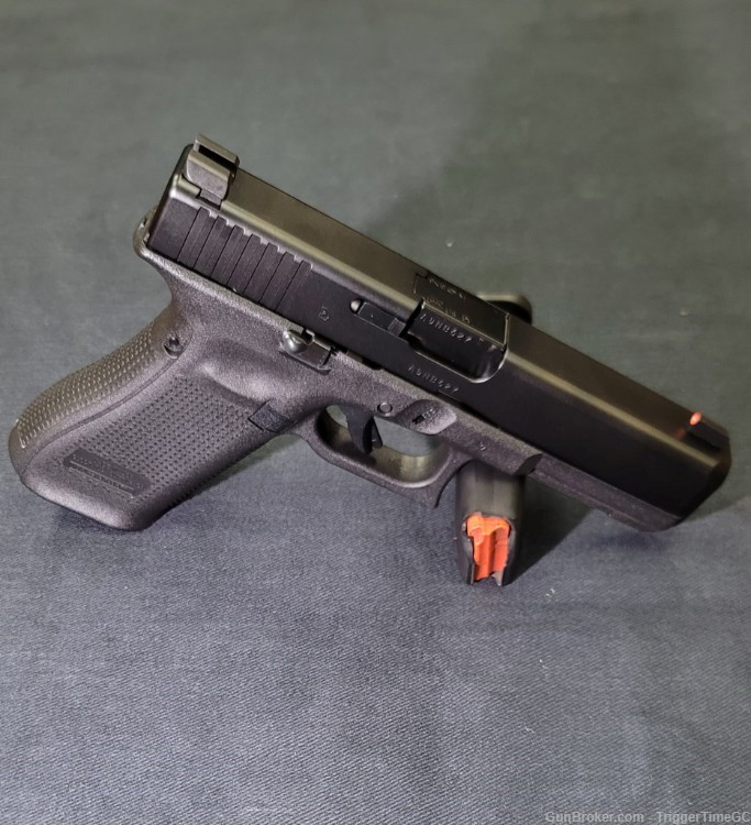 Like New Glock 17M Blue Label -img-5