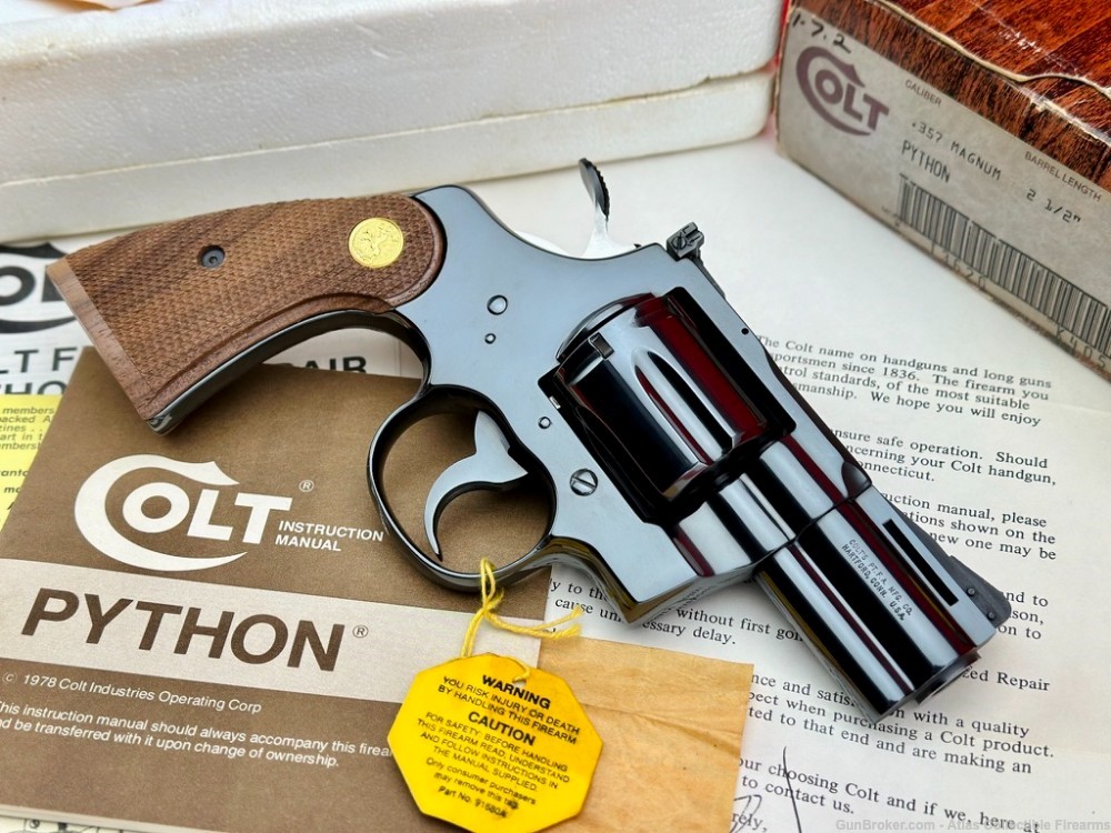 PRISTINE 1981 Colt Python 2 1/2" 357 Magnum *FACTORY ROYAL BLUE FINISH* NIB-img-5