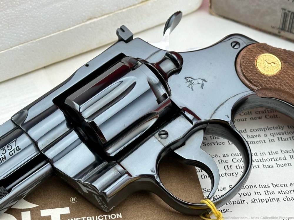 PRISTINE 1981 Colt Python 2 1/2" 357 Magnum *FACTORY ROYAL BLUE FINISH* NIB-img-3