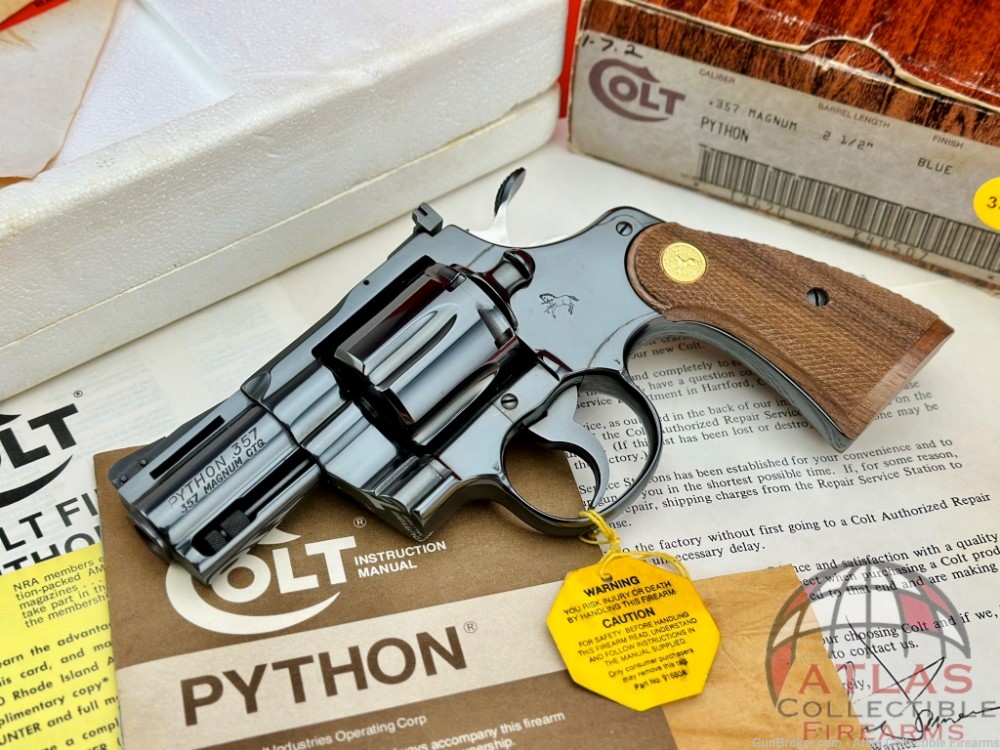 PRISTINE 1981 Colt Python 2 1/2" 357 Magnum *FACTORY ROYAL BLUE FINISH* NIB-img-0