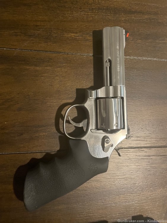 Smith and Wesson Model 686 Plus. 357 magnum 4” barrel, 7 rd capacity-img-0