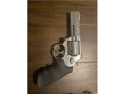 Smith and Wesson Model 686 Plus. 357 magnum 4” barrel, 7 rd capacity