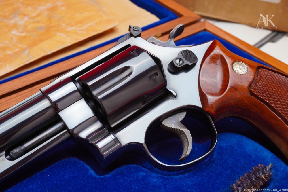 Desired Smith & Wesson 29-2 Full Target .44 Mag *RARE 6.5 INCH BLUED MODEL*-img-2