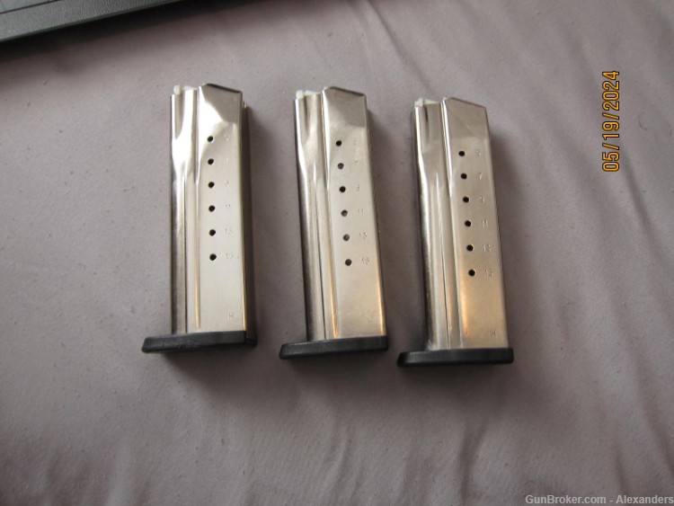 Smith & Wesson SD9 Magazine 9mm 16 Rounds 3 Mags-img-0