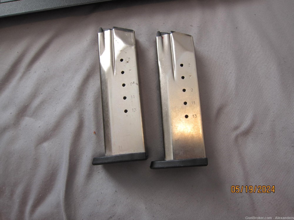 Smith & Wesson SD40 14 Round 40 S&W Cal Magazine 2 Factory Mags-img-0