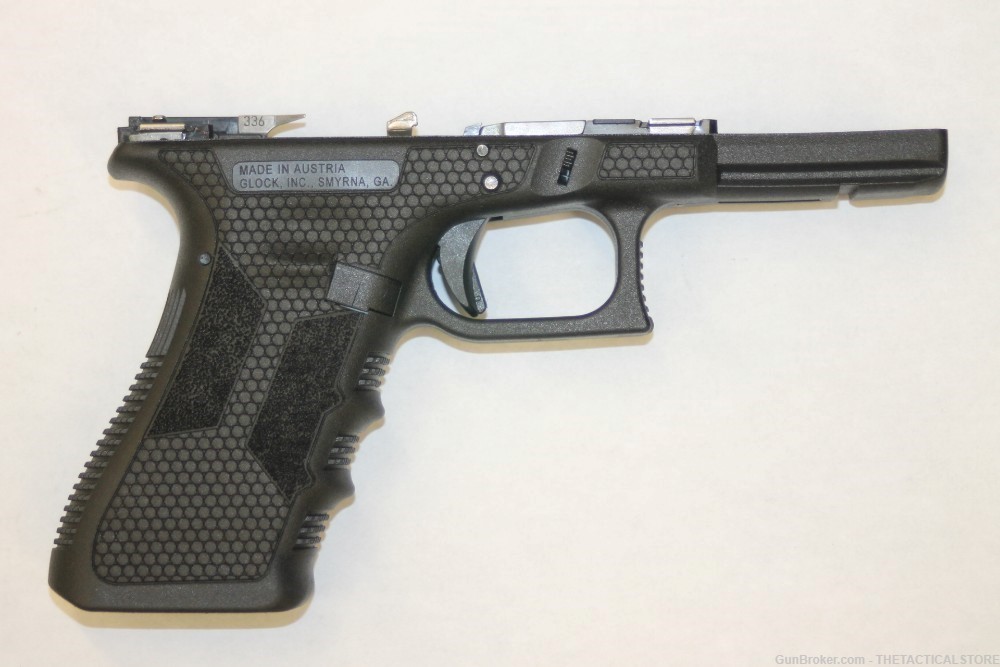 GLOCK 17 GEN 3 9MM 2011 STIPPLED DESIGN WITH LPK-img-5