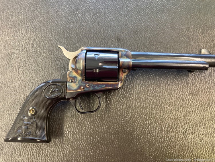 Colt Single Action Army 1873 5.5" 45 colt 3rd Generation-img-0