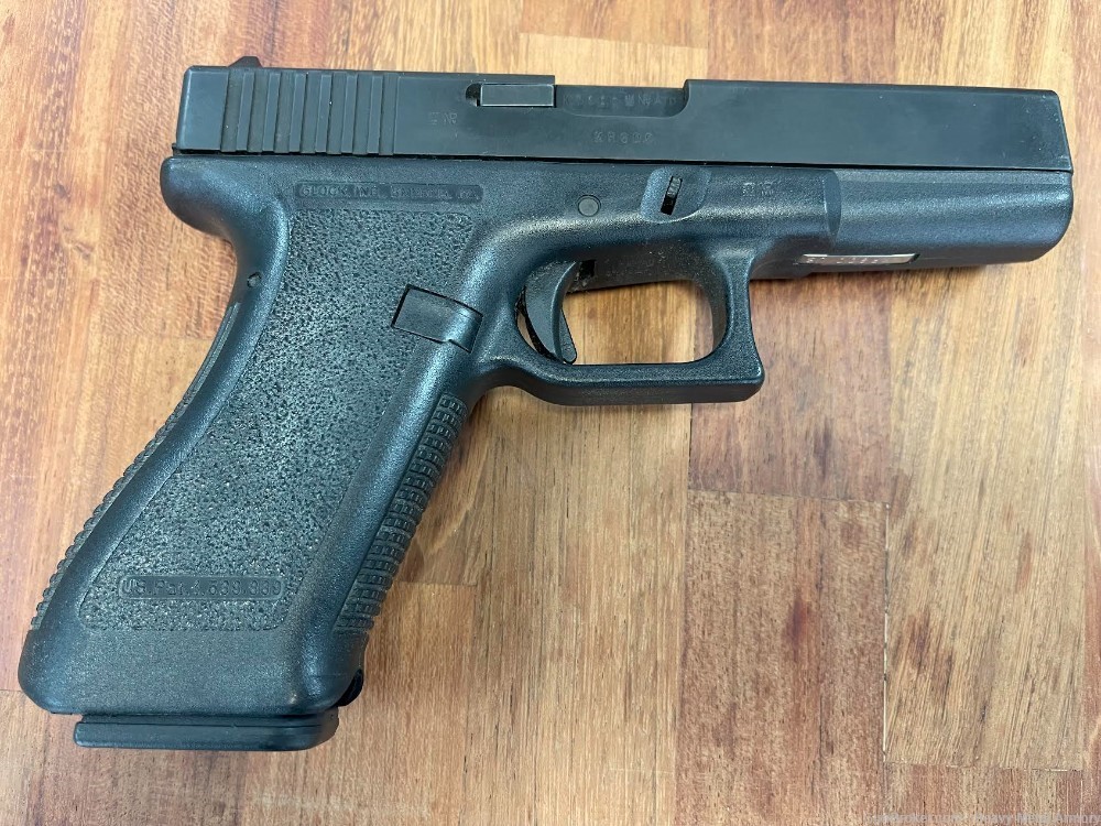Rare Excellent Early Gen 2 Glock 17 1989 with box Preban Mags-img-2