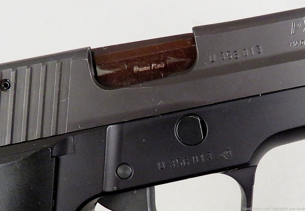 SIG SAUER P226 9MM Semi Auto Pistol with 2 15 Round Magazines VERY NICE-img-9