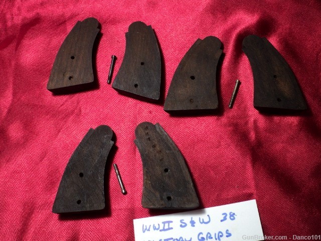 WWII SMITH & WESSON VICTORY MODEL WALNUT GRIPS-img-4