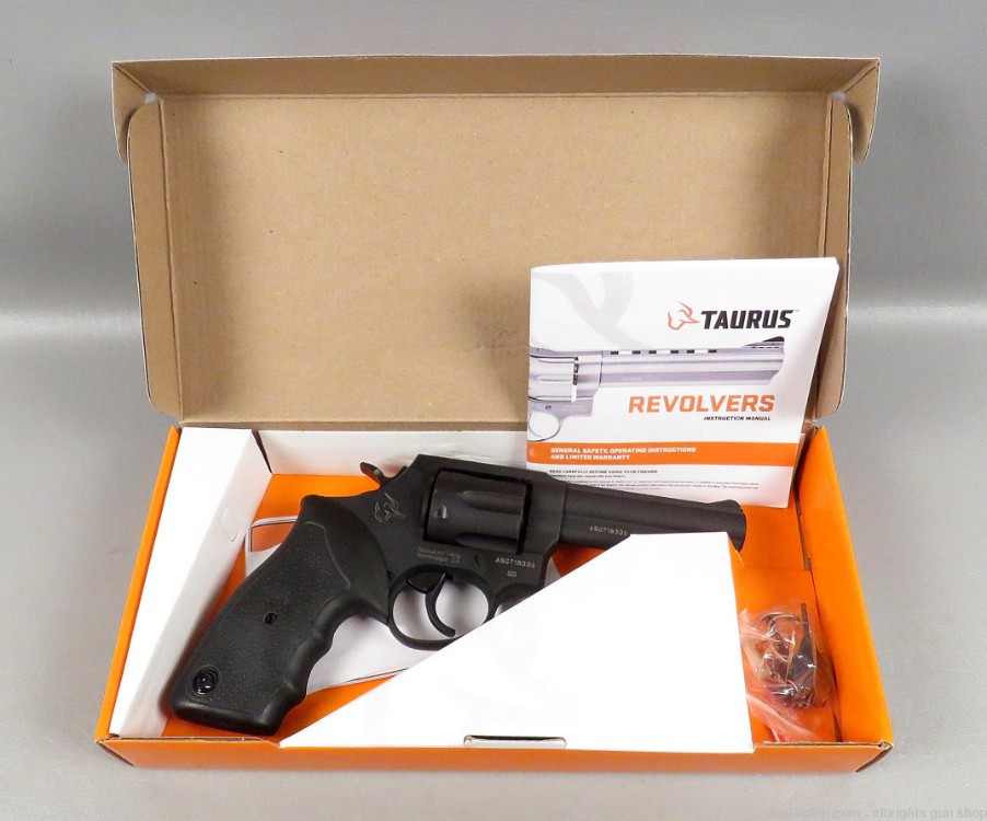 TAURUS M82 38 SPECIAL REVOLVER IN THE BOX M 82 Pistol VERY NICE-img-1