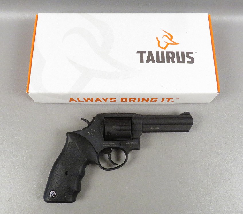 TAURUS M82 38 SPECIAL REVOLVER IN THE BOX M 82 Pistol VERY NICE-img-0