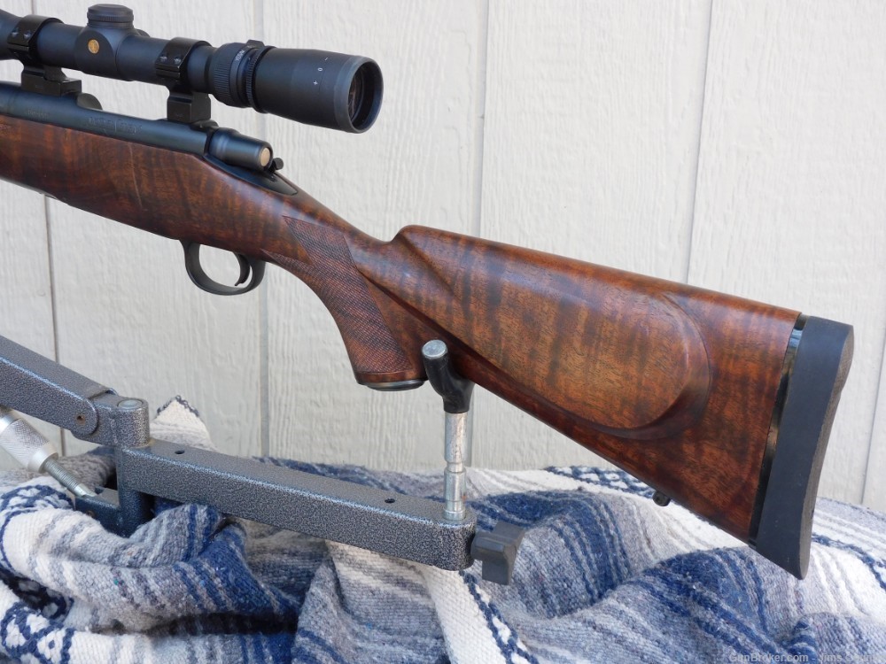 Remington Model 7 7mm SAUM w\Leupold VX-3 3.5-10x40 *Pre-Owned*-img-2