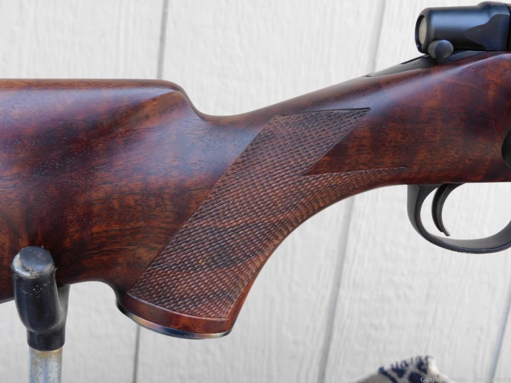 Remington Model 7 7mm SAUM w\Leupold VX-3 3.5-10x40 *Pre-Owned*-img-10