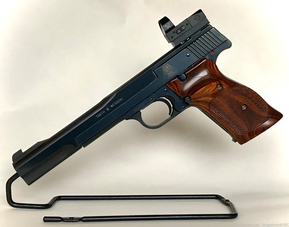 Smith & Wesson Model 41 22LR Pistol 7" Barrel, 6 Mags, Vortex Venom Red Dot-img-0