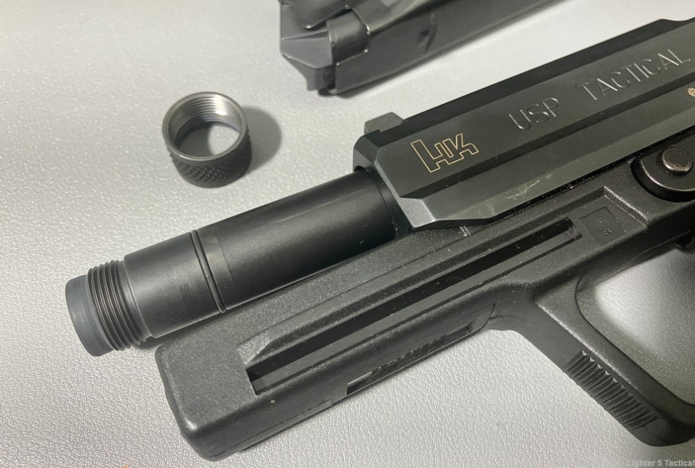 HK USP 45 Tactical Kit, V1, DA/SA, Three 12-Rd Mags, Original Case & Docs-img-12