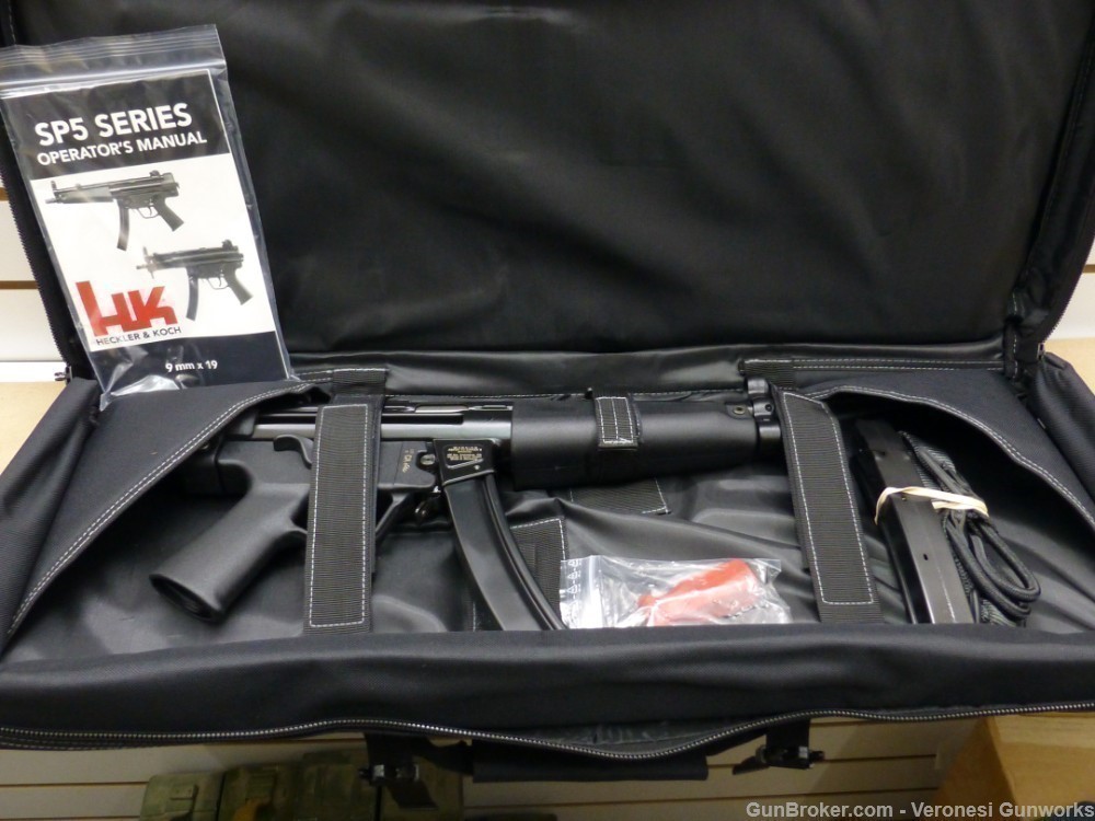 RARE NIB HK SP5 9mm Heckler & Koch SP5 Pistol 9 MM like H&K MP5 81000477-img-0
