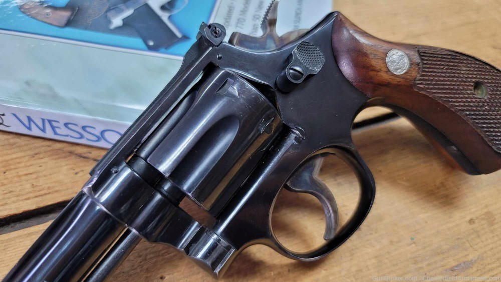 Smith and Wesson 18-2 Revolver .22 long rifle 4" barrel-img-1